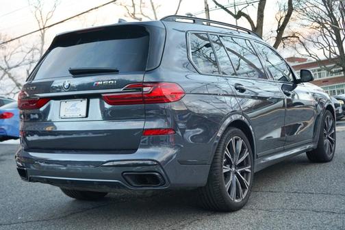2022 BMW X7 M50i