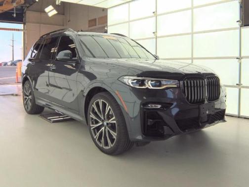 2022 BMW X7 M50i