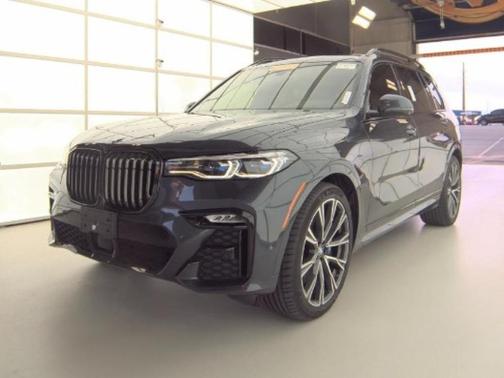 2022 BMW X7 M50i