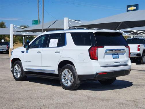 2023 GMC Yukon SLT