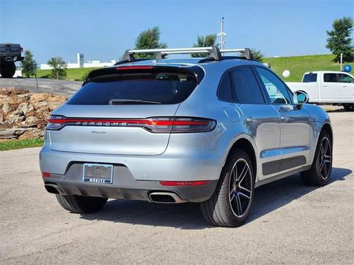 2021 Porsche Macan Base