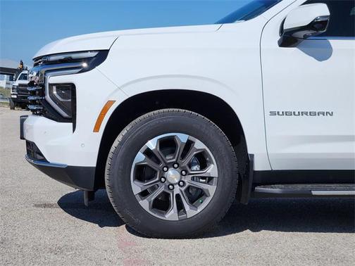 2026 Chevrolet Suburban LT
