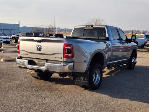 2024 RAM 3500 Laramie Crew Cab 4x4 8' Box