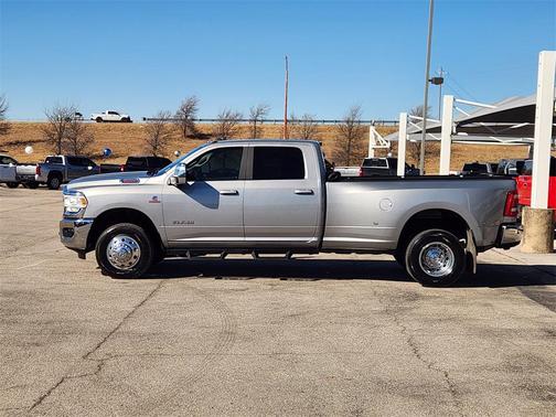 2024 RAM 3500 Laramie Crew Cab 4x4 8' Box