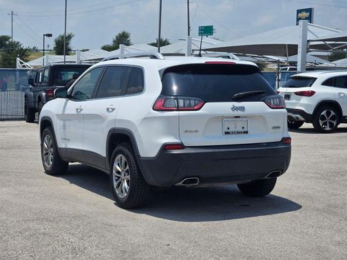 Bright White Clearcoat 2019 Jeep Cherokee Latitude Plus