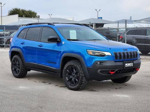 2023 Jeep Cherokee Trailhawk
