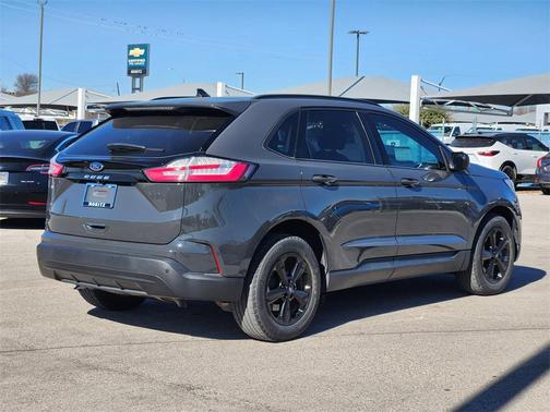 2021 Ford Edge SE