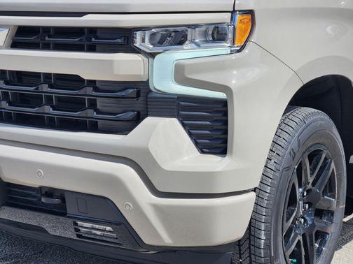 White Sands 2026 Chevrolet Silverado 1500 RST