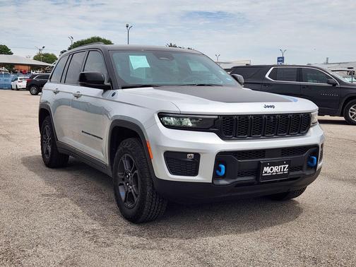 Silver Zynith 2025 Jeep Grand Cherokee 4xe Trailhawk