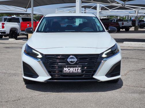 Glacier White 2025 Nissan Altima 2.5 SV