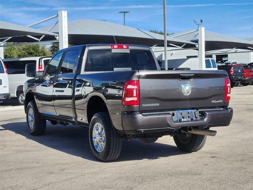 2024 RAM 2500 Laramie Crew Cab 4x4 6'4' Box
