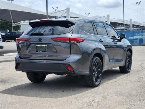 2022 Toyota Highlander L