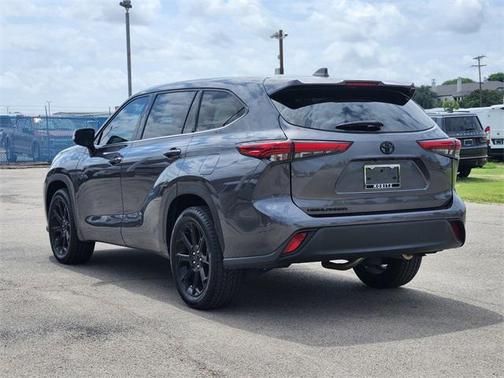 2022 Toyota Highlander L