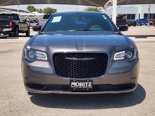 Granite Crystal Metallic Clearcoat 2023 Chrysler 300 Touring