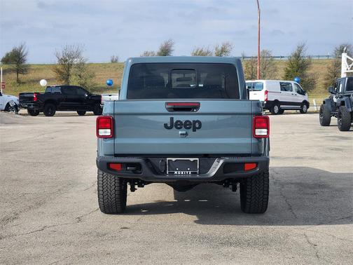 2025 Jeep Gladiator Nighthawk