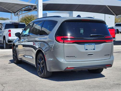 2025 Chrysler Pacifica Limited