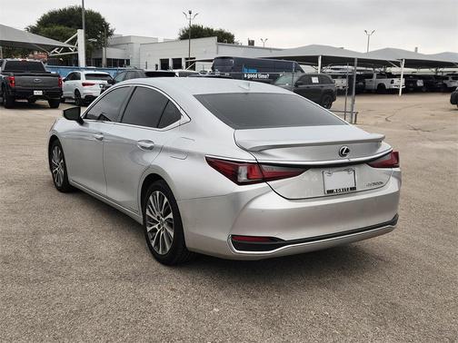 2020 Lexus ES 300h Base