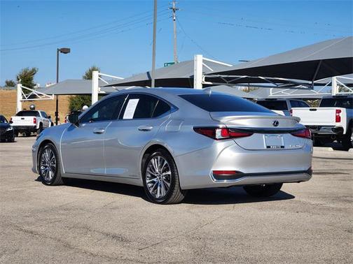 2020 Lexus ES 300h Base