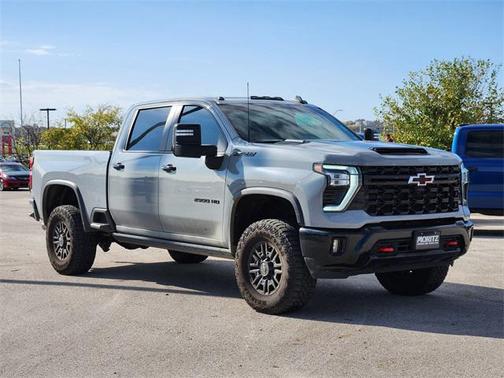 2024 Chevrolet Silverado 2500 4WD Crew Cab Standard Bed ZR2