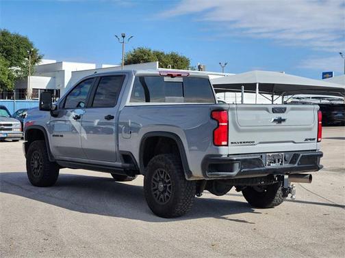 2024 Chevrolet Silverado 2500 4WD Crew Cab Standard Bed ZR2