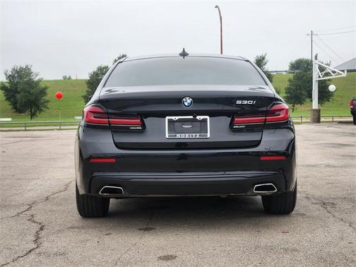 2022 BMW 530 i