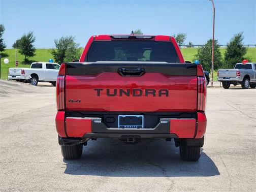 2024 Toyota Tundra Hybrid Platinum