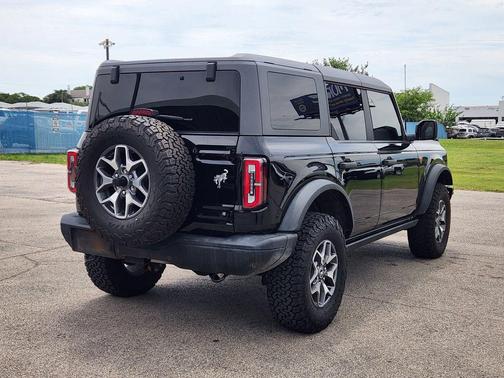 SHADOW BLACK 2024 Ford Bronco Badlands