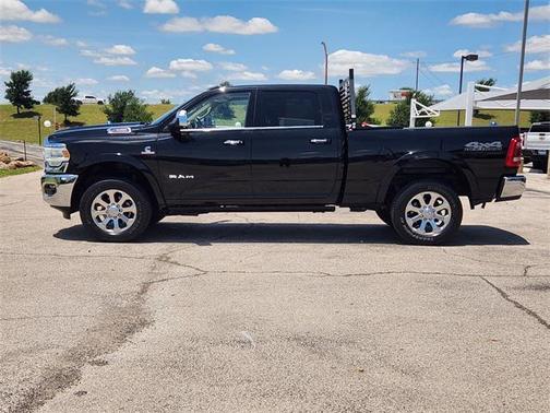 2020 RAM 2500 Laramie Crew Cab 4X4 6'4' Box