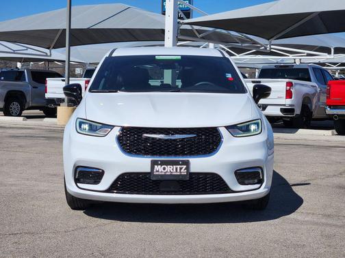 2025 Chrysler Pacifica L