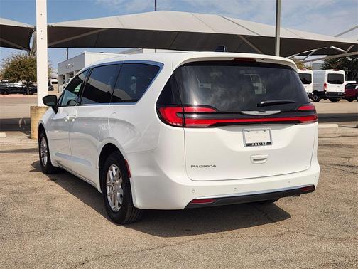 2025 Chrysler Pacifica L