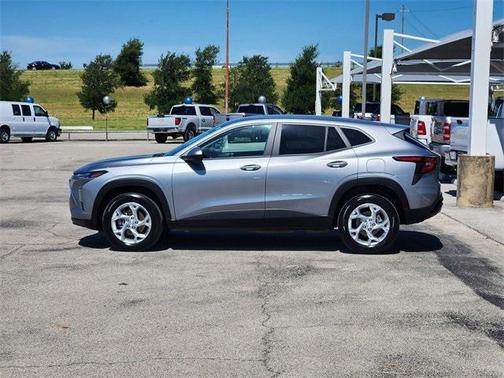 2025 Chevrolet Trax LS