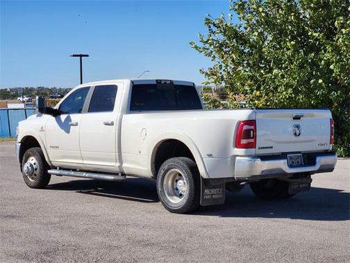 2022 RAM 3500 Laramie Crew Cab 4x4 8' Box