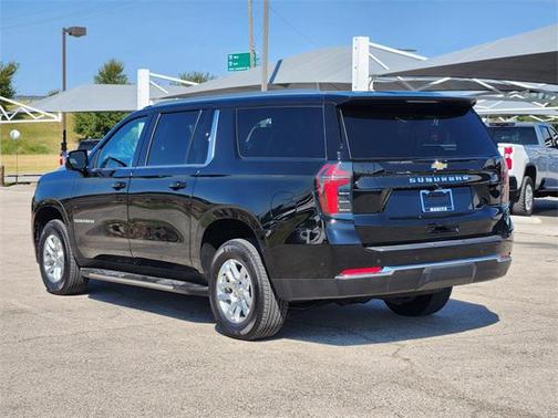 2025 Chevrolet Suburban LS