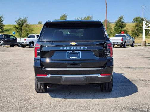 2025 Chevrolet Suburban LS