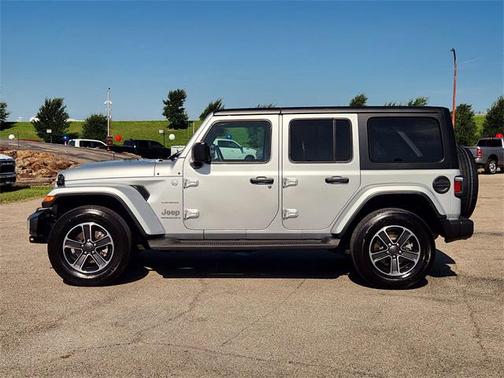 2023 Jeep Wrangler 4-Door Sahara 4x4