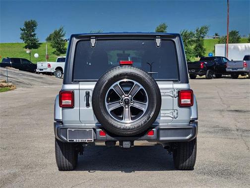 2023 Jeep Wrangler 4-Door Sahara 4x4