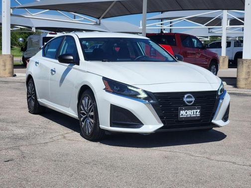 Glacier White 2025 Nissan Altima 2.5 SV