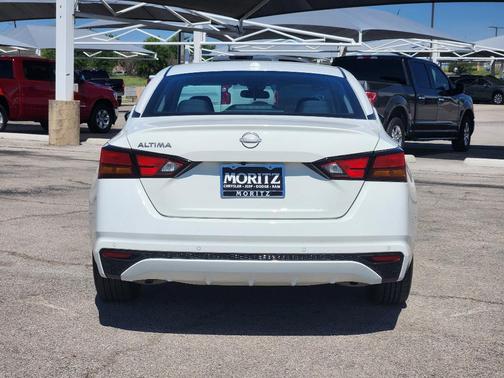 Glacier White 2025 Nissan Altima 2.5 SV