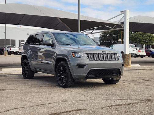 2022 Jeep Grand Cherokee Laredo