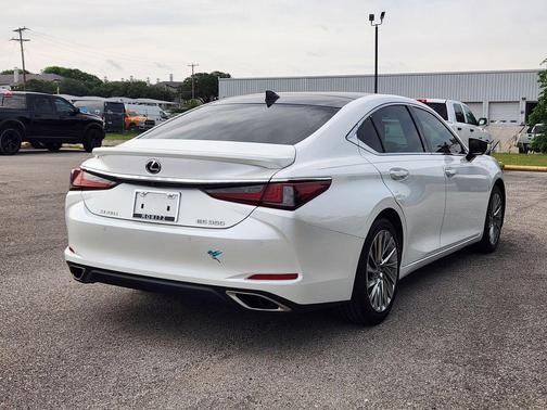 Eminent White Pearl 2022 Lexus ES 350 Ultra Luxury