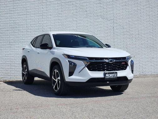 Summit White 2026 Chevrolet Trax FWD 1RS