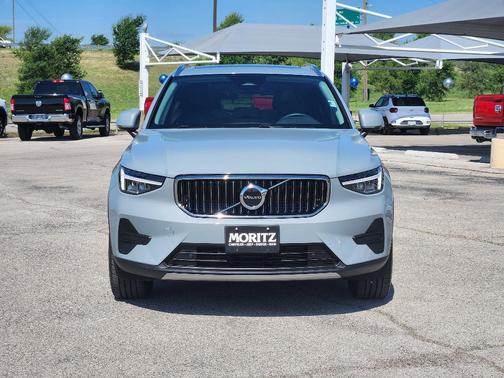 Vapour Grey Metallic 2025 Volvo XC40 B5 Core Bright Theme