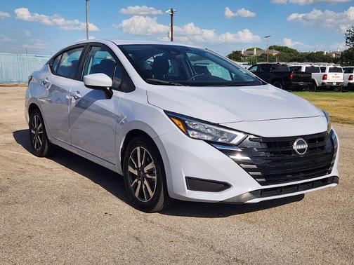 Gray Sky Pearl 2025 Nissan Versa 1.6 SV