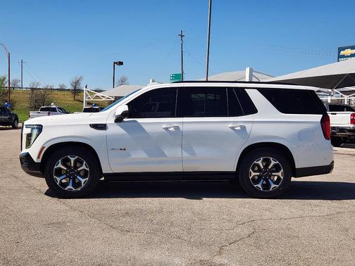 Summit White 2025 GMC Yukon 4WD AT4 Ultimate