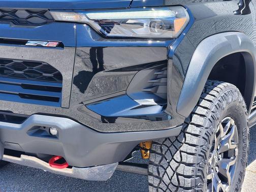 Black 2026 Chevrolet Colorado ZR2