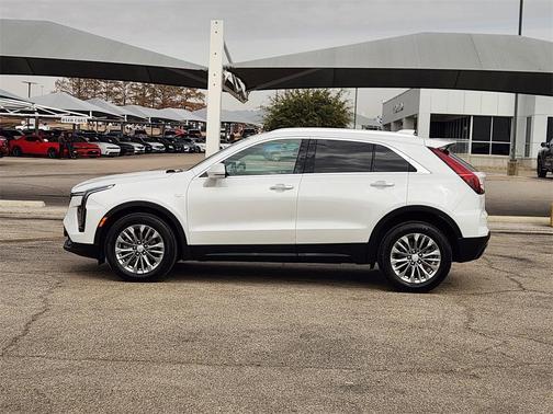 2024 Cadillac XT4 Premium Luxury