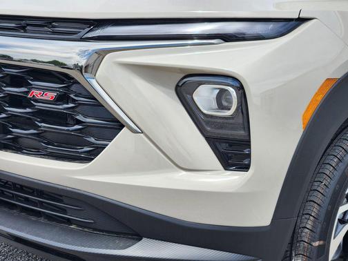 White Sands 2026 Chevrolet Trailblazer RS