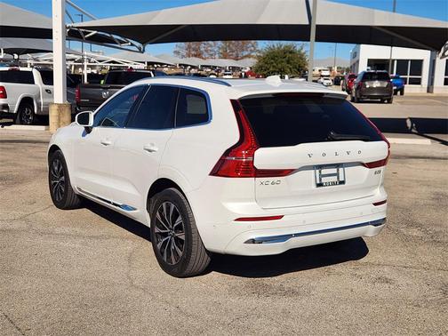 2023 Volvo XC60 B5 Plus Bright Theme