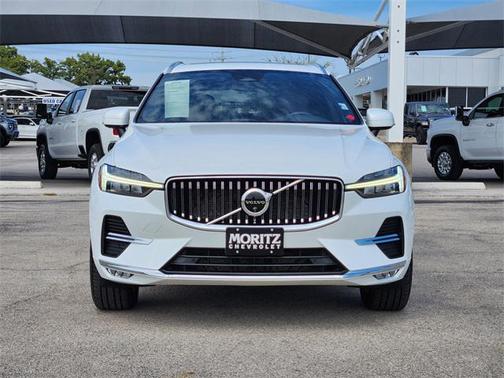 2023 Volvo XC60 B5 Plus Bright Theme