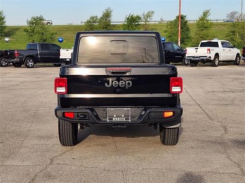 2023 Jeep Gladiator Sport